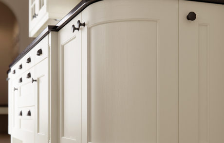 classic-traditional-country-wakefield-painted-ivory-kitchen-quadrant-door