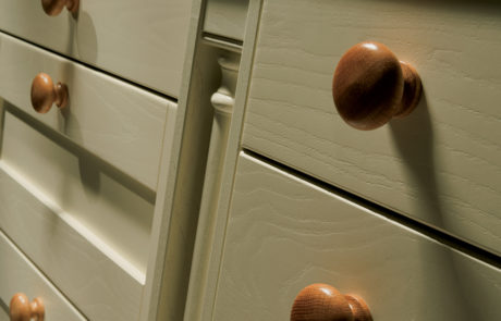modern-contemporary-classic-madison-painted-ivory-kitchen-box-pilaster